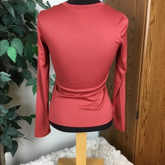 THE Northface long sleeve v neck rust colored XS - Picture 10 of 10